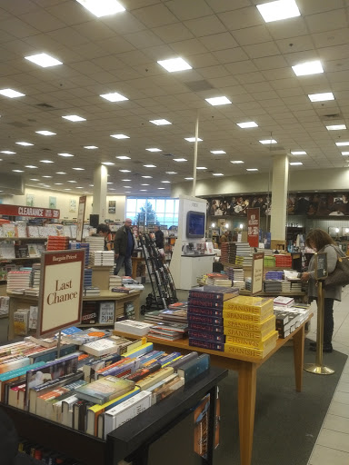 Book Store «Barnes & Noble», reviews and photos, 2751 Paper Mill Rd, Wyomissing, PA 19610, USA