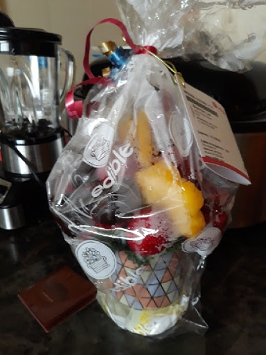 Gift Shop «Edible Arrangements», reviews and photos, 722 N Water St, Milwaukee, WI 53202, USA