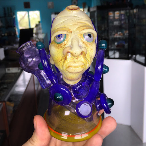 Gift Shop «Headventure Smoke Shop», reviews and photos, 2359 Plainfield Rd #2, Crest Hill, IL 60403, USA