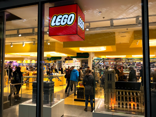 Lego stores Paris