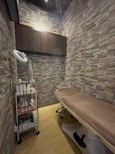 DermaCurate - Beauty salon