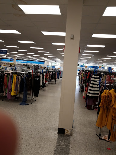 Clothing Store «Ross Dress for Less», reviews and photos, 12680 W Sunrise Blvd, Sunrise, FL 33323, USA