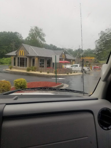 Grocery Store «Food Lion», reviews and photos, 15432 Rogers Clark Blvd, Bowling Green, VA 22427, USA