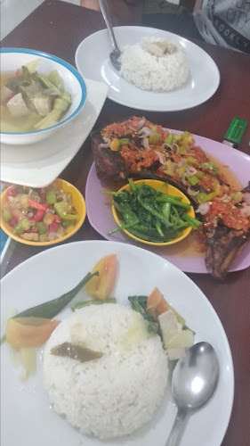 Restoran Manado di Papua Bar: Nikmati Kelezatan Kuliner Khas dengan RESTORAN HOSANA dan Kawanua Rumah Makan