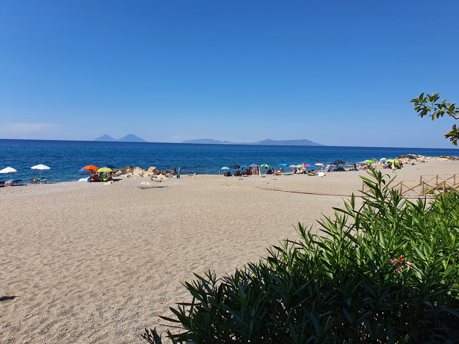 Foto von Gliaca beach mit langer gerader strand