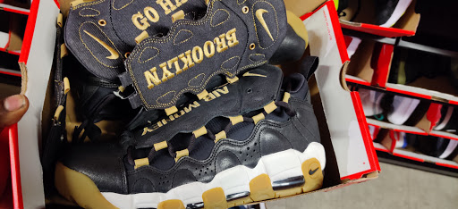 Clothing Store «Nike Clearance Store», reviews and photos, 5209 International Dr, Orlando, FL 32819, USA