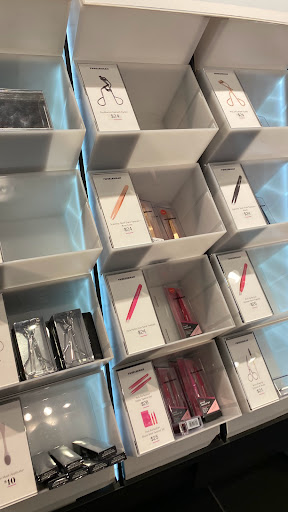 Cosmetics Store «SEPHORA», reviews and photos, 108 N State St Ste 134, Chicago, IL 60602, USA