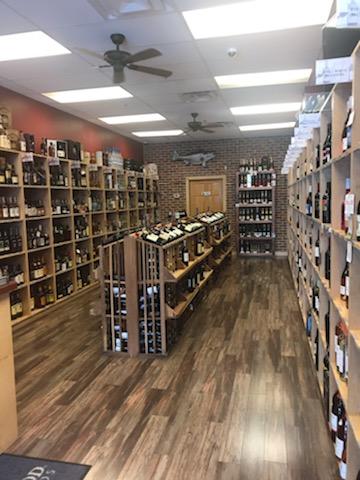 Wine Store «Red Gamay Wines & Liquors», reviews and photos, 45 Merrick Rd, Amityville, NY 11701, USA