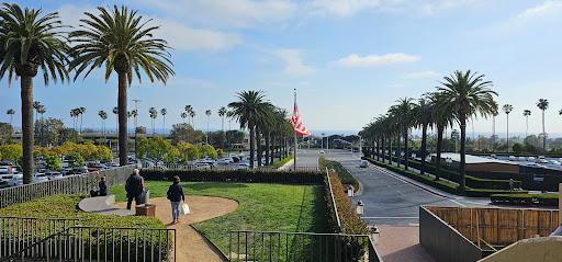 Apple Fashion Island image