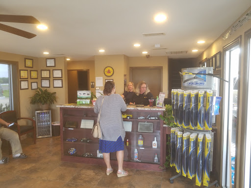 Oil Change Service «Waxahachie Kwik Kar Lube & Auto Repair», reviews and photos, 2181 US-77, Waxahachie, TX 75165, USA