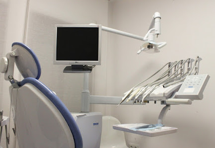 Clinica Dental Lauden Judimendi Hiribidea, 10, Bajo, 01003 Vitoria-Gasteiz, Álava, España