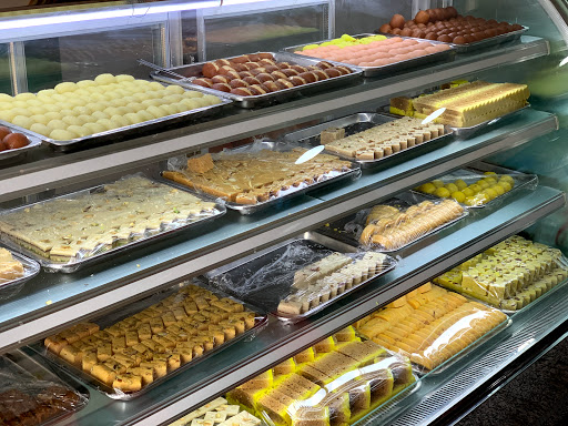 محل موغل للحلويات 