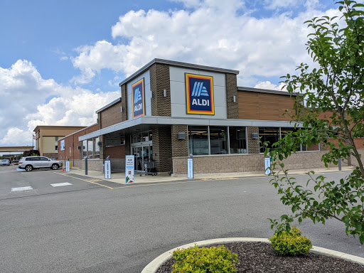 Supermarket «ALDI», reviews and photos, 575 Morgantown St #6, Uniontown, PA 15401, USA