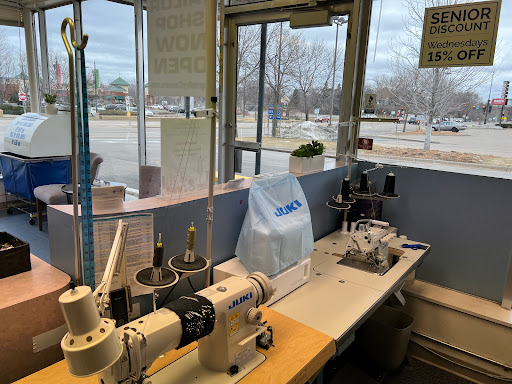 Dry Cleaner «Pilgrim Dry Cleaners and Launderers», reviews and photos, 7860 Olson Memorial Hwy, Golden Valley, MN 55427, USA