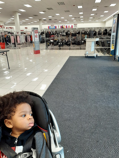 Clothing Store «Burlington Coat Factory», reviews and photos, 7747 Mall Rd, Florence, KY 41042, USA