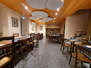 Photo n°21 de Restaurant La Place 19 Saint-Angel à Saint-Angel ()