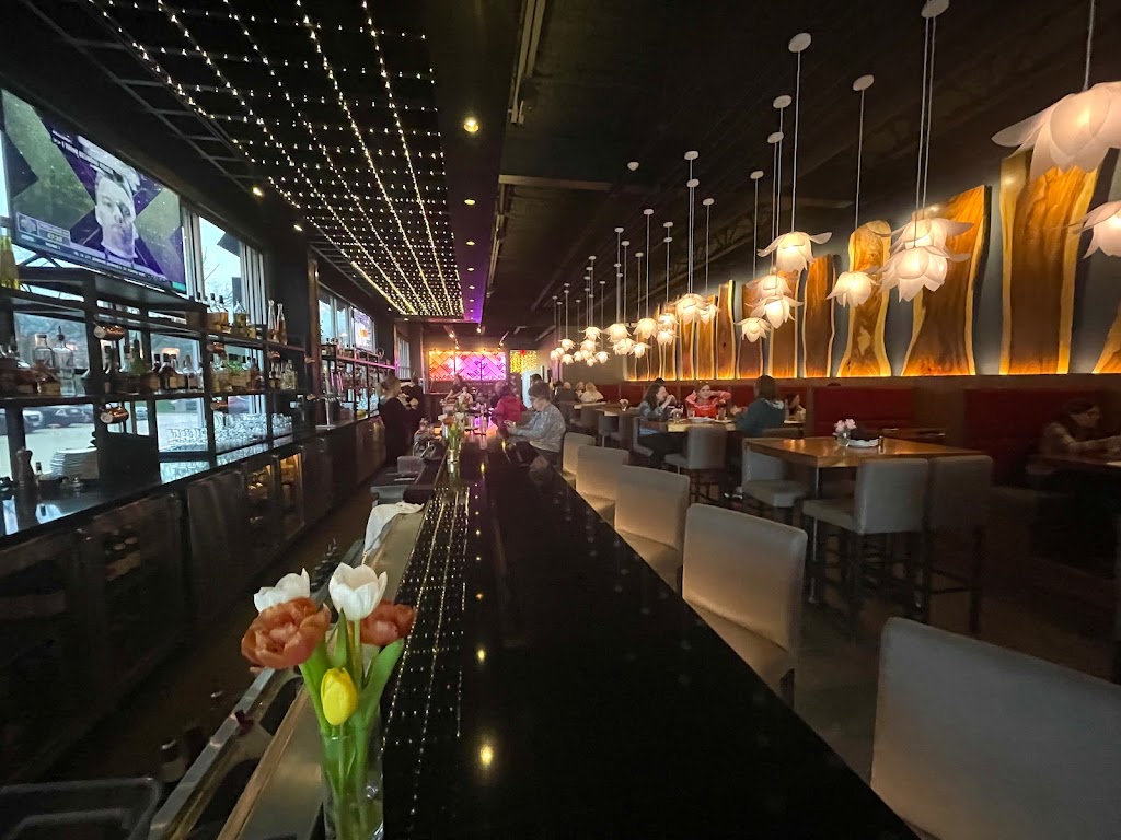 Aura Restaurant & Lounge 50325