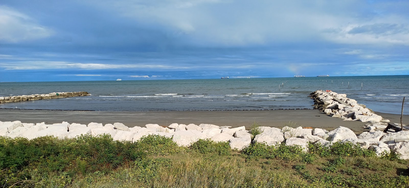 Zdjęcie Murazzi Free Beach - polecane dla podróżujących z dziećmi rodzinnych