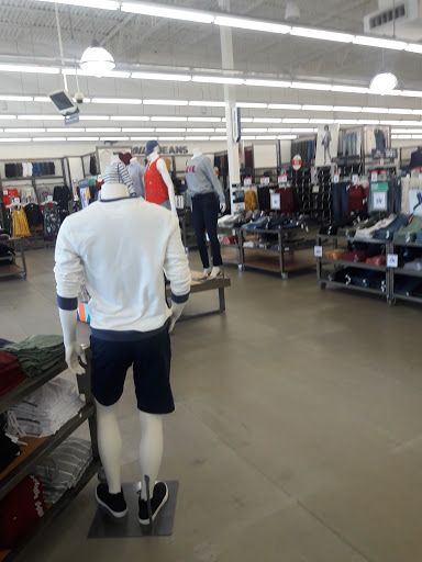 Clothing Store «Old Navy», reviews and photos, 141 Tuckahoe Rd, Sewell, NJ 08080, USA