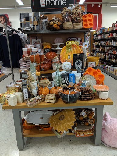 Department Store «T.J. Maxx», reviews and photos, 160 Everett Ave, Chelsea, MA 02150, USA