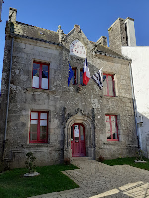 Mairie à Le Saint