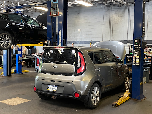 Kia Dealer «Monroeville Kia», reviews and photos, 3721 William Penn Hwy, Monroeville, PA 15146, USA