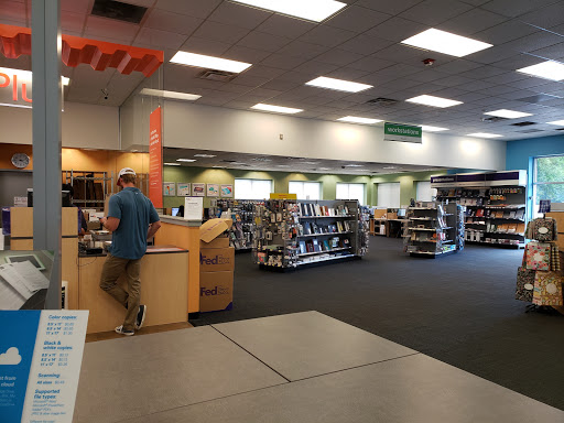 FedEx Office Print & Ship Center, 550 Woods Lake Rd, Greenville, SC 29607, USA, 