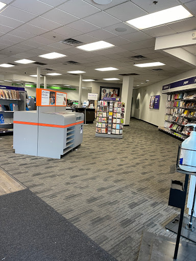 Print Shop «FedEx Office Print & Ship Center», reviews and photos, 3390 W Shaw Ave, Fresno, CA 93711, USA