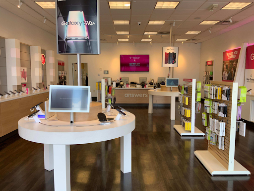 Cell Phone Store «T-Mobile Heath», reviews and photos, 175 Central Pkwy A, Heath, OH 43056, USA