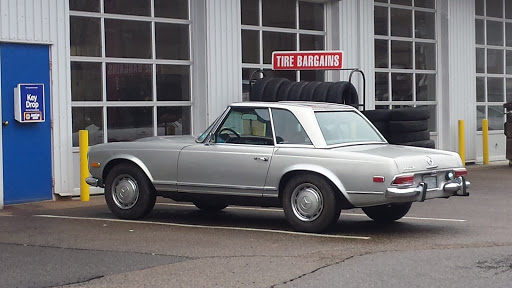 Car Dealer «J&M Automotive Sales and Service LLC», reviews and photos, 756 New Haven Rd, Naugatuck, CT 06770, USA