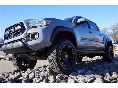 Car Dealer «Roberts Toyota», reviews and photos