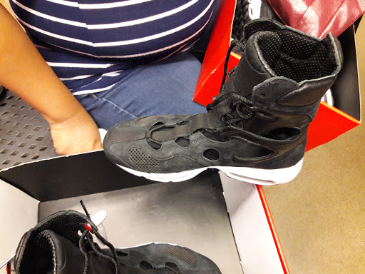 Sporting Goods Store «Nike Factory Store», reviews and photos, 1001 N Arney Rd #810, Woodburn, OR 97071, USA