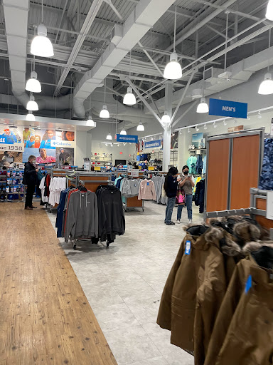 Sportswear Store «Columbia Sportswear Store - Gilroy, CA», reviews and photos, 681 Leavesley Rd d135, Gilroy, CA 95020, USA