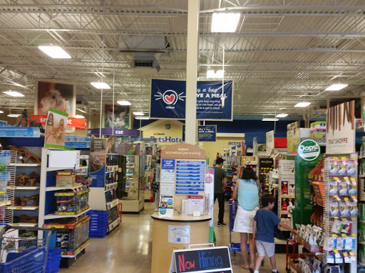Pet Supply Store «PetSmart», reviews and photos, 2865 Oak Valley Dr, Ann Arbor, MI 48103, USA