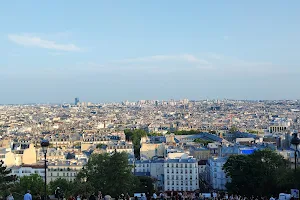 Overlook of Paris image
