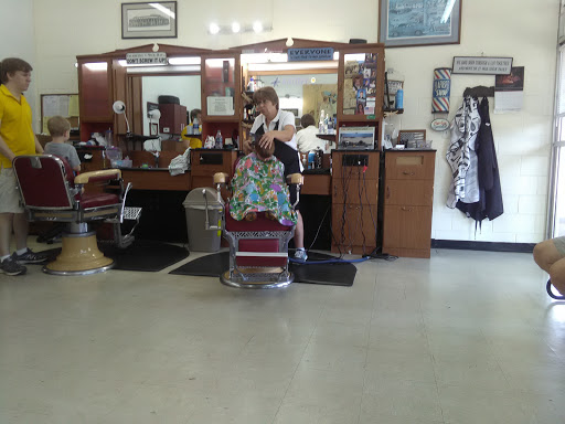 Barber Shop «Esquire Barber Shop», reviews and photos, 114 W College St, Griffin, GA 30223, USA