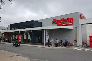 Auchan Supermarché Notre-Dame-De-Gravenchon image