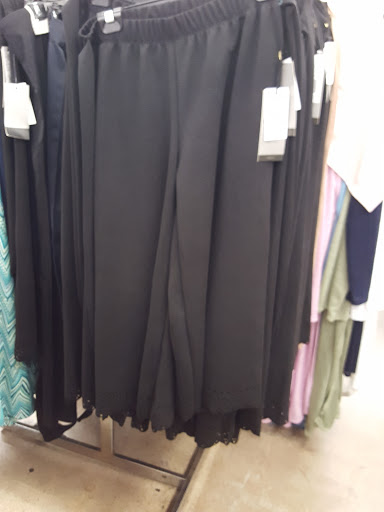 Discount Store «Fallas Paredes Discount Stores», reviews and photos, 26 E Baseline Rd #110, Phoenix, AZ 85040, USA