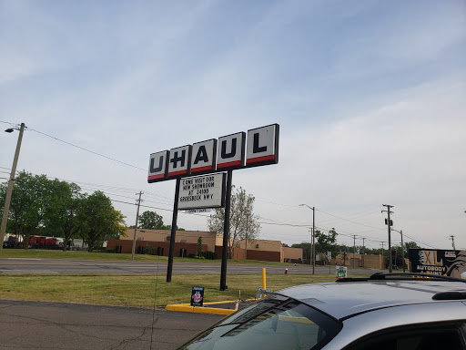 Truck Rental Agency «U-Haul Moving & Storage at 10 Mile & Groesbeck Hwy», reviews and photos, 24875 Groesbeck Hwy, Warren, MI 48089, USA