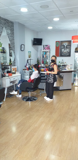 Conce Peluquería Unisex en El Parador de Las Hortichuelas, Almería