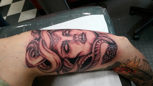 Tattoo Shop «Valhallas Gate Tattoo», reviews and photos, 201 Caldwell Blvd, Nampa, ID 83651, USA