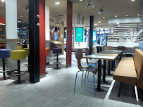Atmosphère du Restauration rapide McDonald's à Saint Andre - n°4