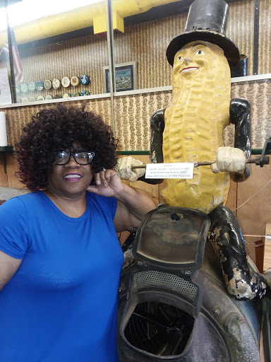 Nut Store «Peanut Shoppe Main Street», reviews and photos, 24 S Main St, Memphis, TN 38103, USA