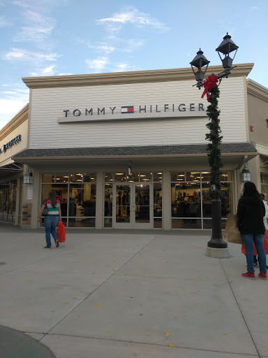 Shopping Mall «Gloucester Premium Outlets», reviews and photos, 100 Premium Outlets Dr, Blackwood, NJ 08012, USA