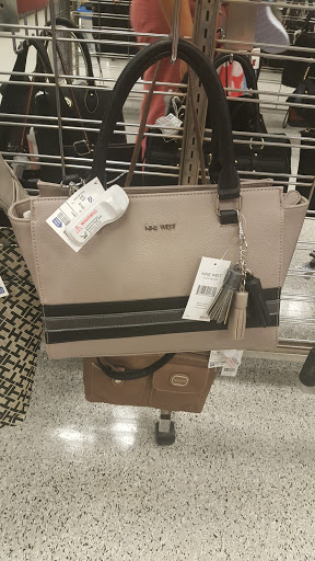 Clothing Store «Ross Dress for Less», reviews and photos, 3312 Princess Anne Rd, Virginia Beach, VA 23456, USA