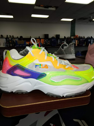 Shoe Store «Shoe Dept.», reviews and photos, 2164 Delaware Ave, Buffalo, NY 14216, USA