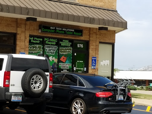 Computer Repair Service «847 Techs - Computer Repair & Cell Phone Repair», reviews and photos, 976 S Buffalo Grove Rd, Buffalo Grove, IL 60089, USA