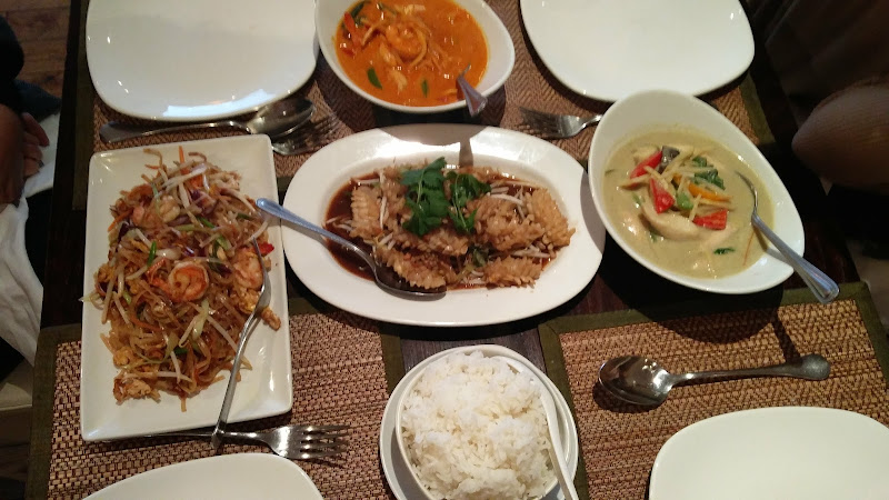 Top Packed Lunch Suppliers in GB: Discover Authentic Thai Cuisine and More