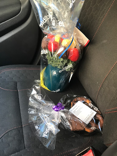 Gift Shop «Edible Arrangements», reviews and photos, 12844 S Ashland Ave, Calumet Park, IL 60827, USA