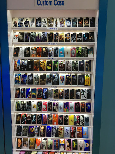 Phone Repair Service «Cell Doc - Woodbridge Center Phone Repair», reviews and photos, 250 Woodbridge Center Dr, Woodbridge, NJ 07095, USA